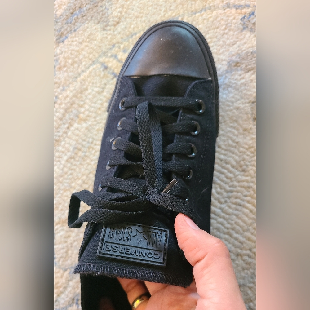 Converse All Black Low-Top Mens Sneakers Size 9 - Picture 4 of 4